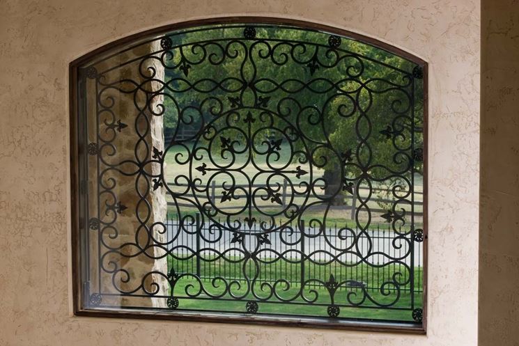 Originale finestra in ferro