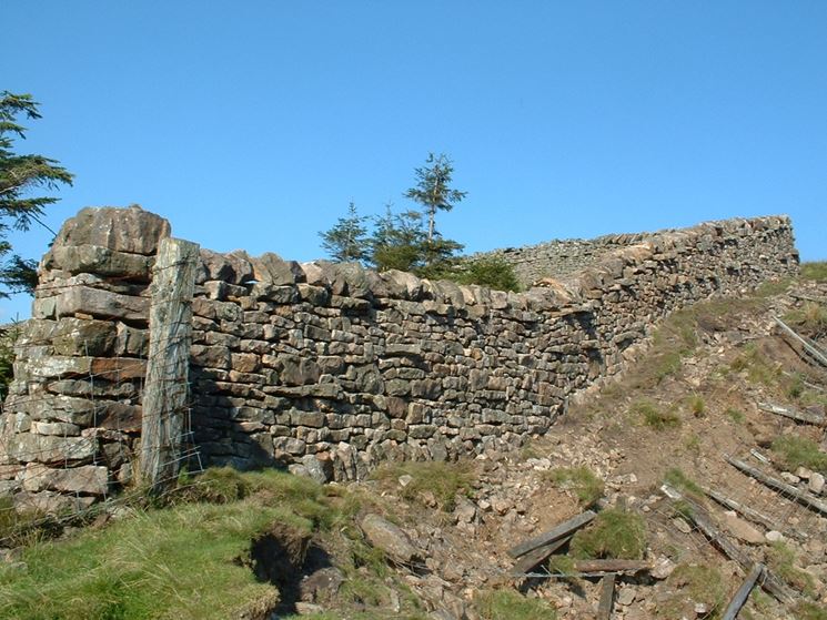 Muro in pietra da esterno