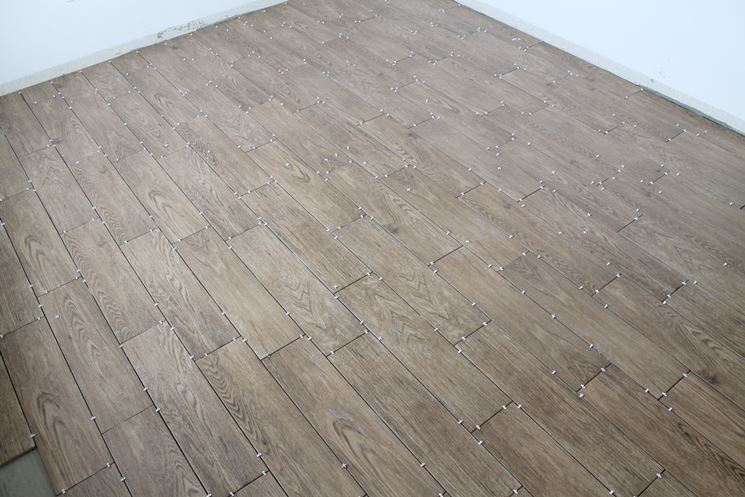 Pavimenti gres porcellanato effetto legno pavimentazione ... Gres porcellanato effetto legno posa
