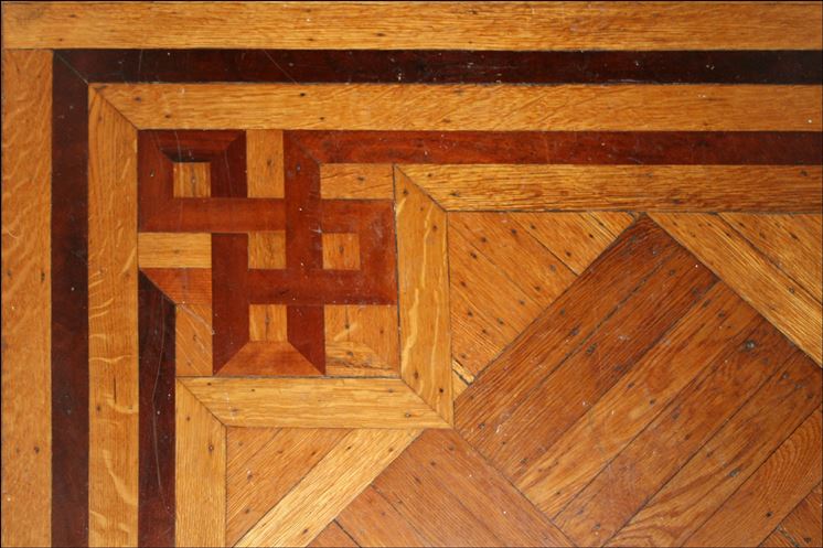 Pavimento in legno decorato