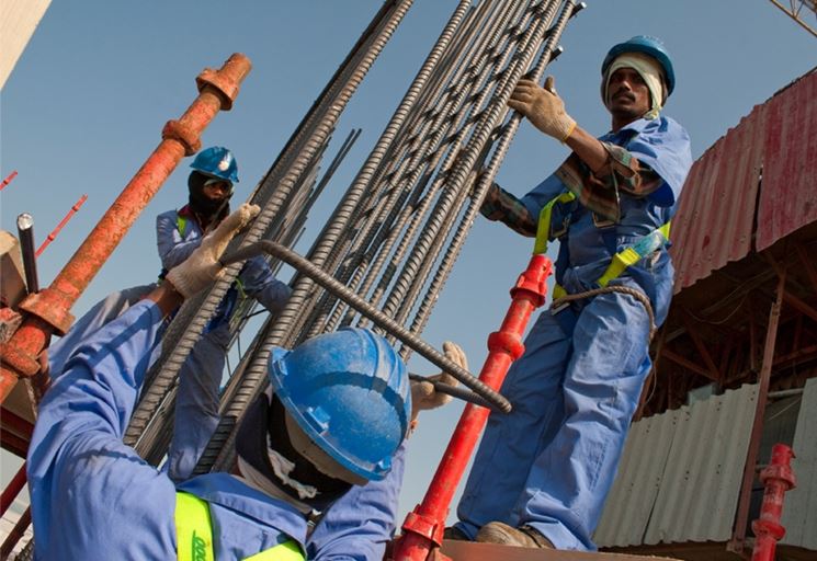 Operai durante la costruzione di un edificio