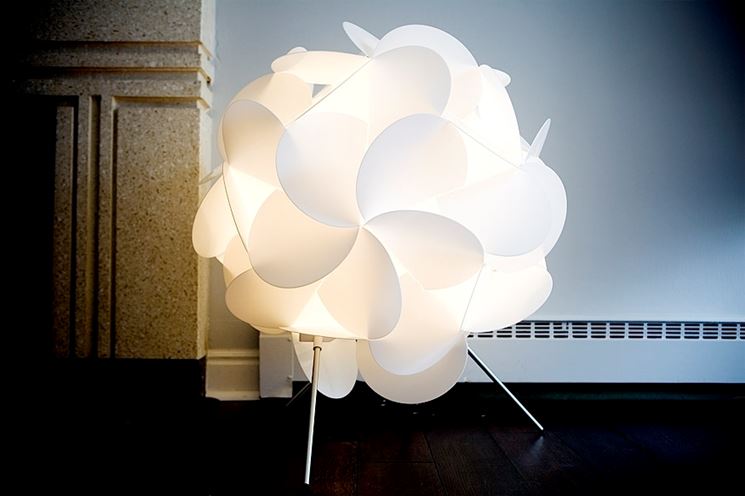 Lampada a forma di fiore