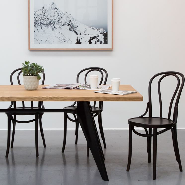 Sedia thonet contemporanea