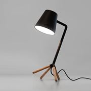 esempio di lampada da tavolo design