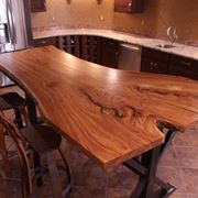 Tavolo da soggiorno in legno