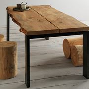 Tavoli in legno grezzo