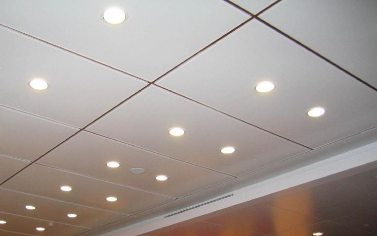 Pannelli per controsoffitti controsoffittature installare ... Controsoffitto colori neutri